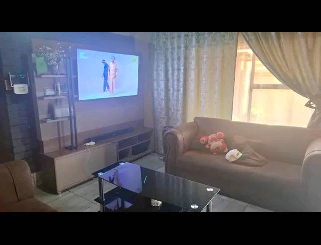 3 BEDROOM HOUSE FOR SALE IN SOSHANGUVE EAST